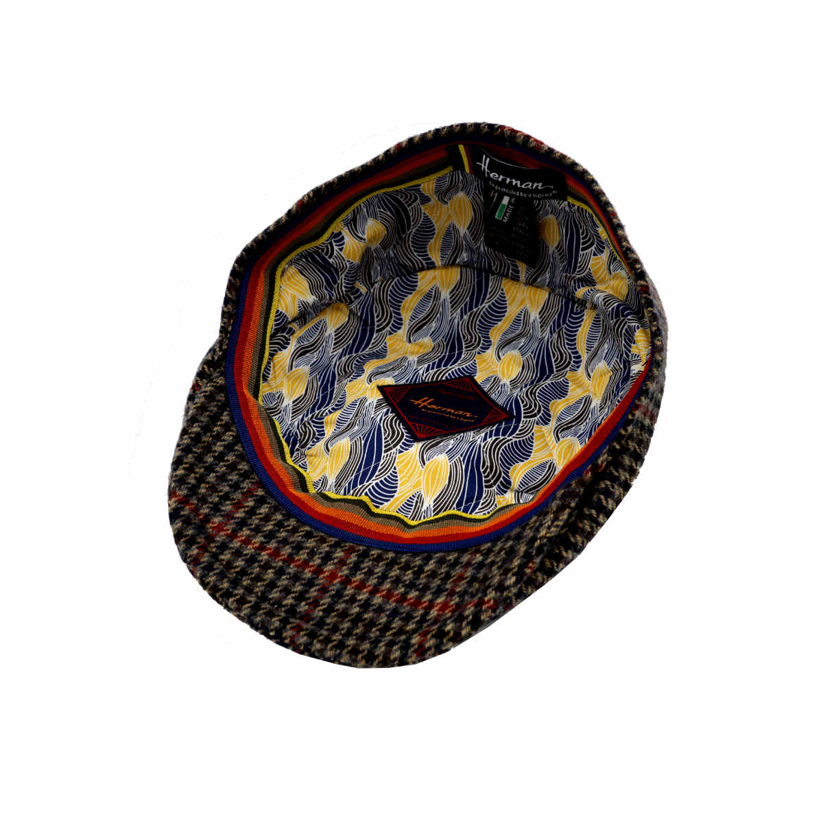 cap with Italian pattern inside harbor of men