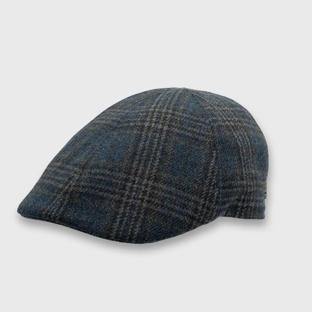 Casquette étroite en laine à motif tartan vert et bleu pétrole, collection Michael Zechbauer par Mayser, sur la boutique Harbor of Men, incliné