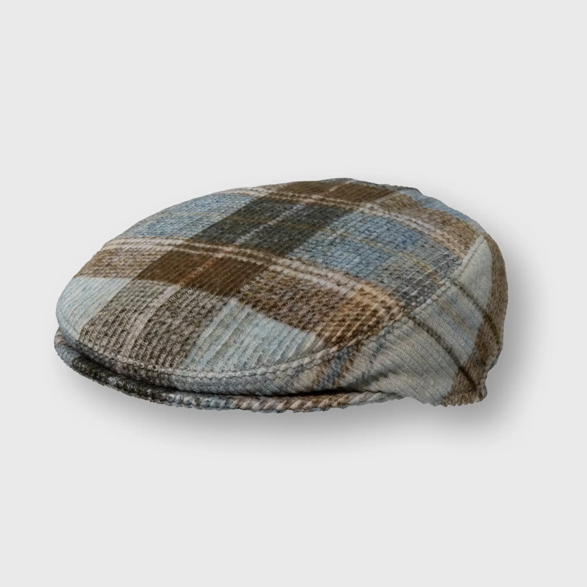 Cap with a light multicolor check pattern in corduroy by Mayser, on the Harbor of Men webshop