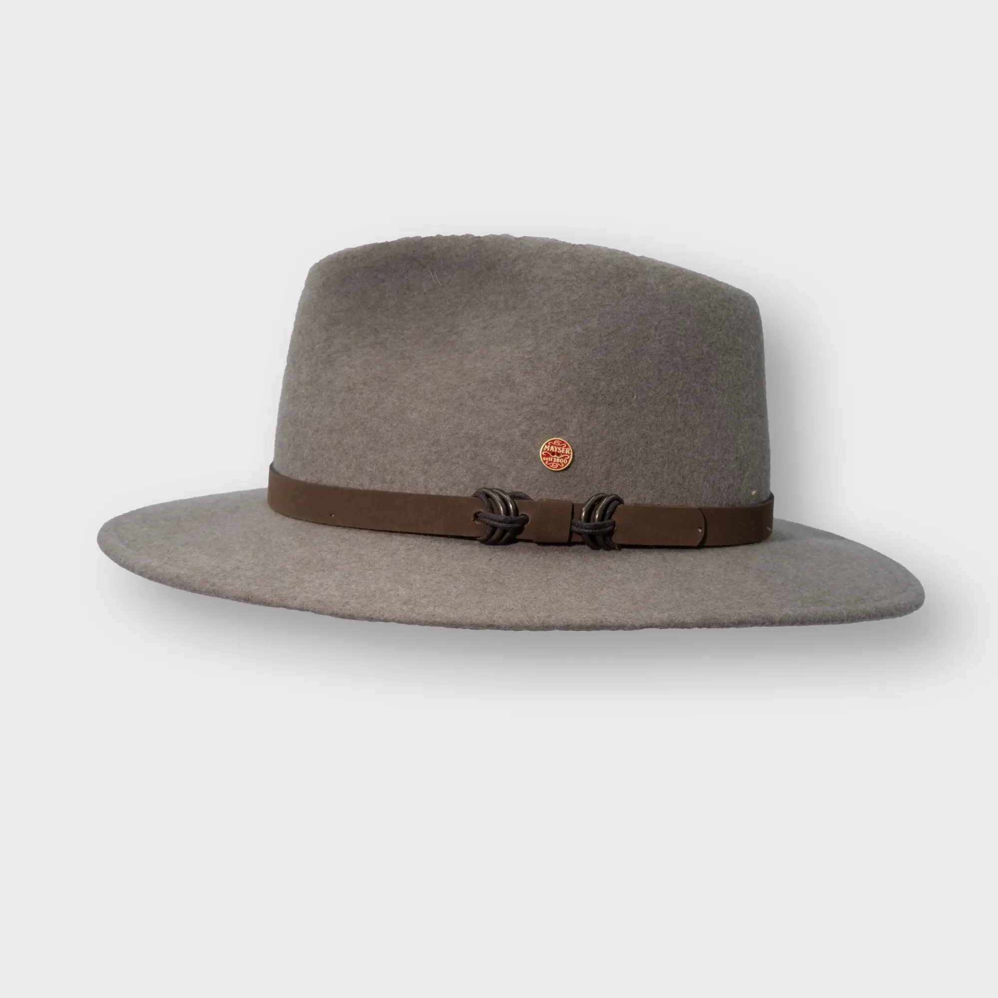 Chapeau du quotidien en laine coloris mur de la marque Mayser, rabats d'oreilles dissimulés, sur la boutique Harbor of Men