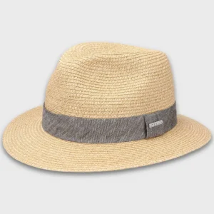 stro hoed in beige en grijze band, met een brede hoedrand.