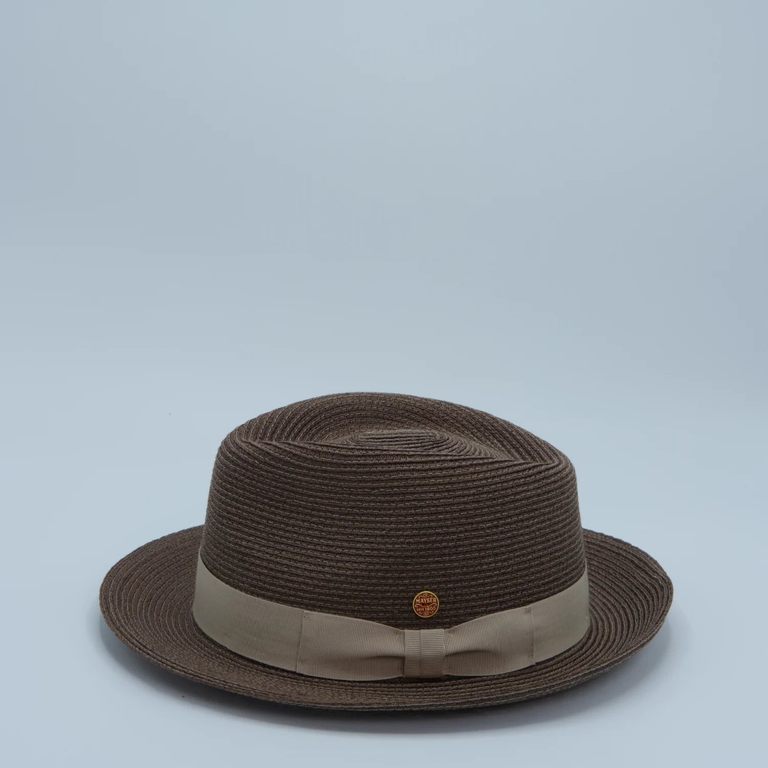 Trilby d'été de la marque Mayser. Brun à ruban couleur champagne, vignette