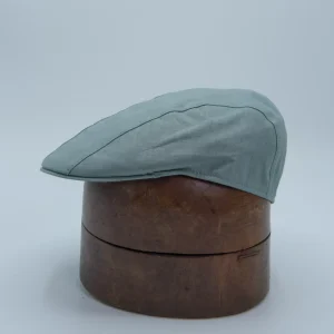 Narrow flat cap in mint green linen by Portaluri, thumbnail