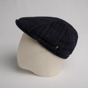 City Sport 6 panel flacap, is een pet die ergonimisch rond je hoofd vormt, gemaakt uit blauw loden wol met een ruitjes motief thumbnail